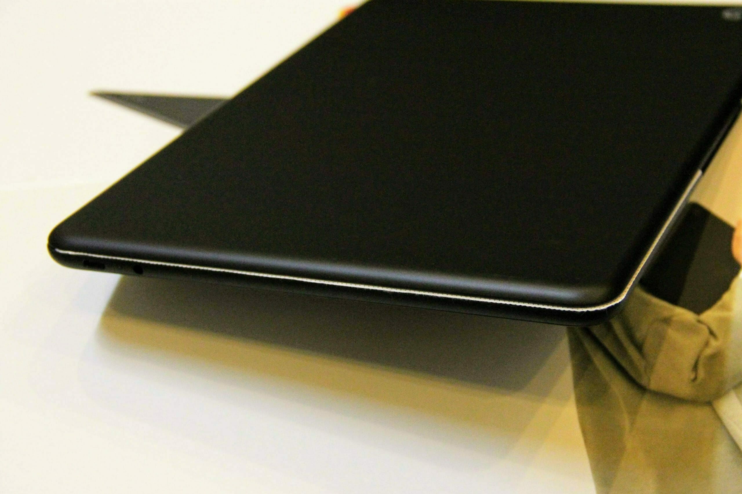 Pixelbook Go:左部