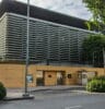 在ホーチミン日本国総領事館の建物外観。入り口付近の様子。