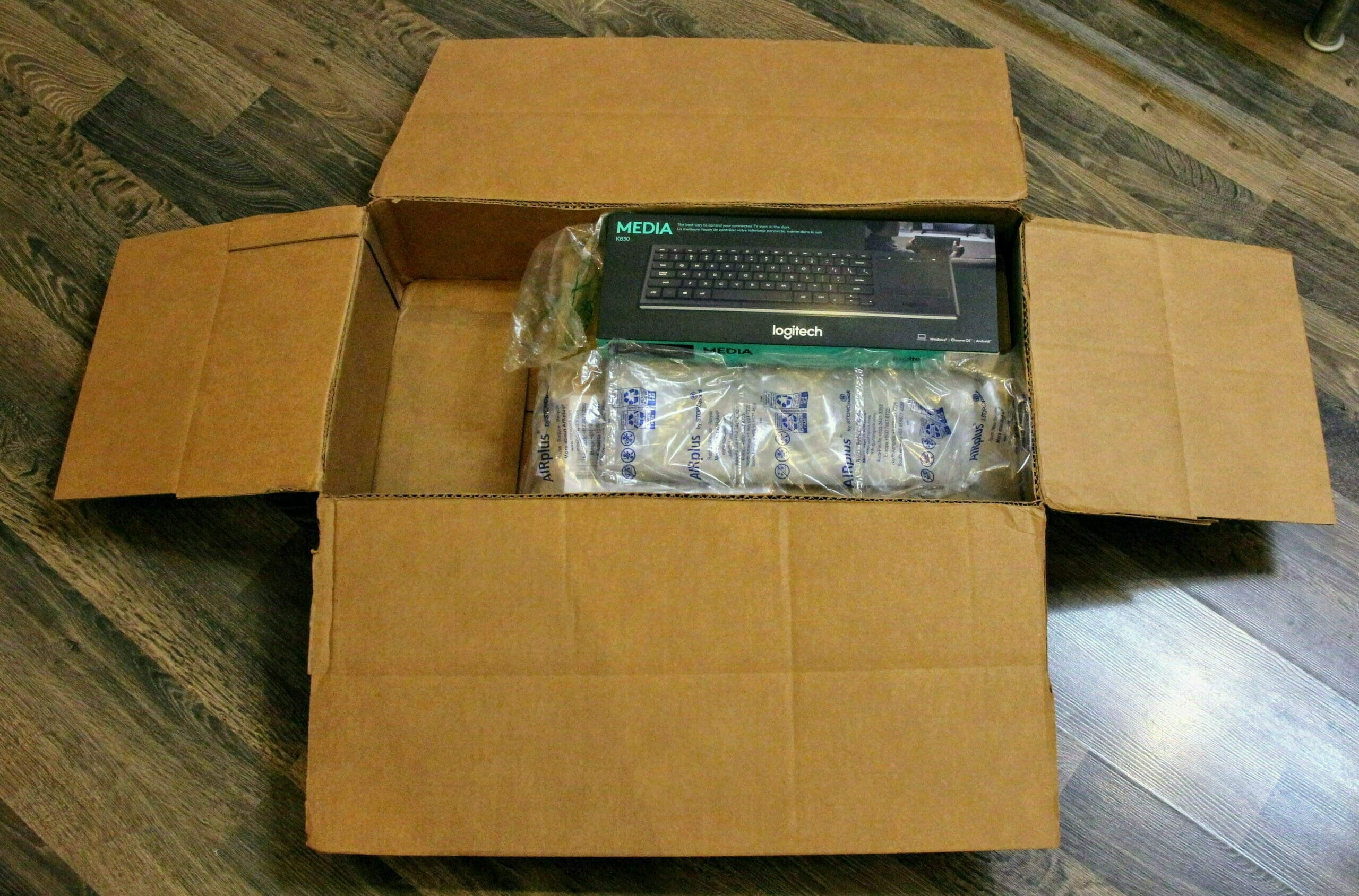 片端にデッドスペースが発生している荷物。